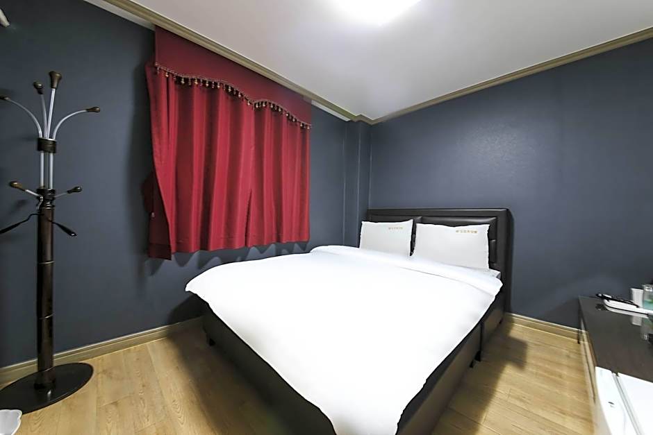 Dorcas Tourist Hostel