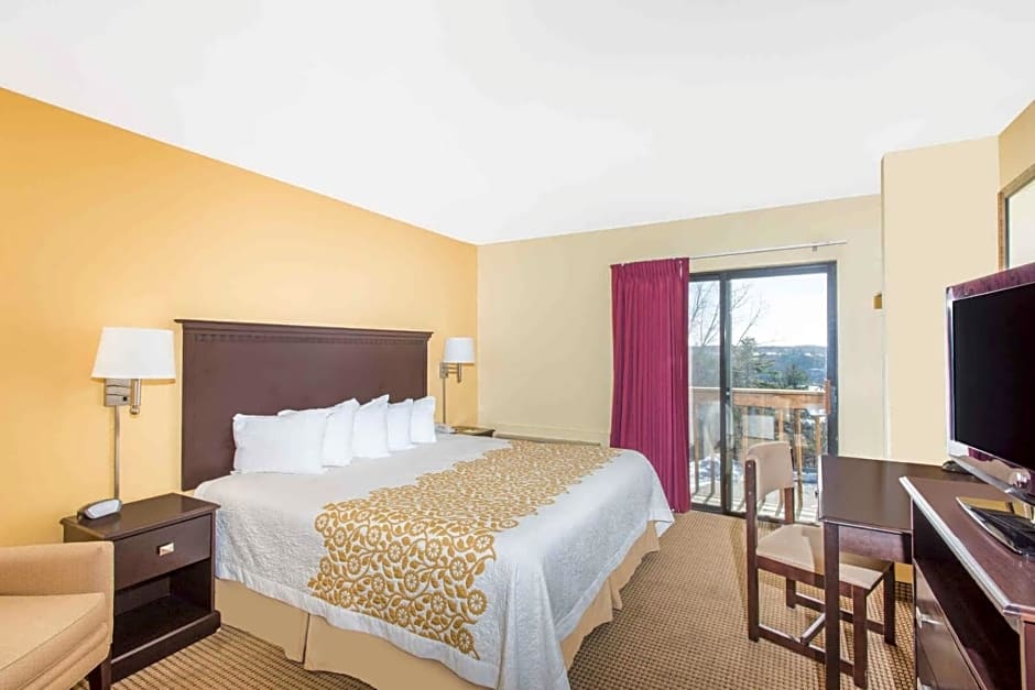 Days Inn by Wyndham Colchester Burlington