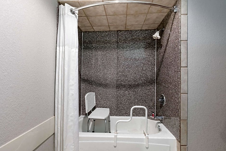 Ramada by Wyndham Oklahoma City Airport North
