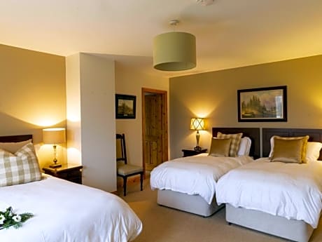 Deluxe Quadruple Room