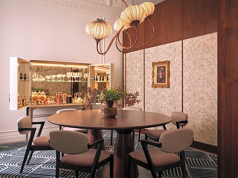 Rosewood Vienna