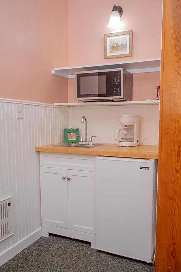 Terrace Inn and 1911 Restaurant