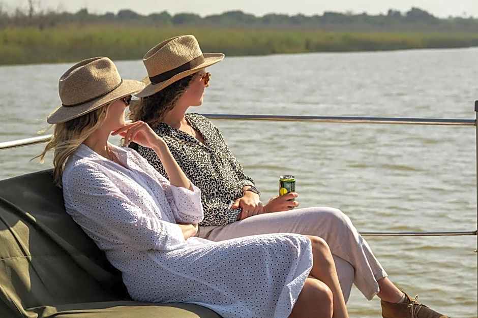 Makakatana Bay Lodge