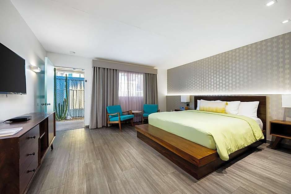 Skylark Hotel