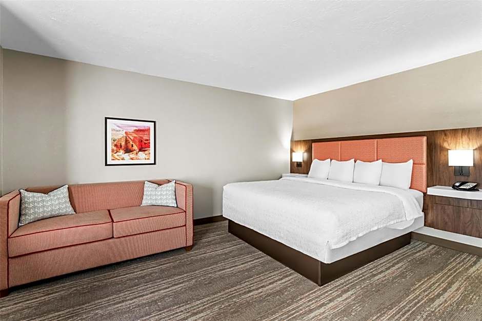 Hampton Inn By Hilton & Suites Farmington