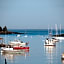 East Wind Inn & Suites