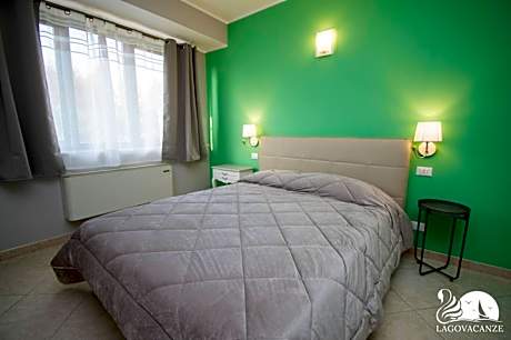 Apartment with Shower