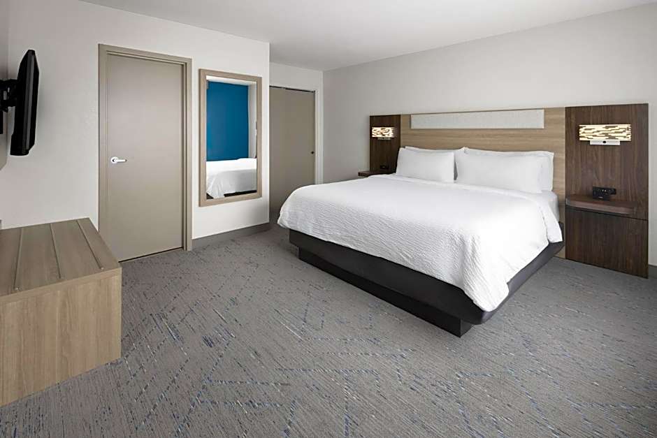 Holiday Inn Express & Suites Wyomissing By IHG