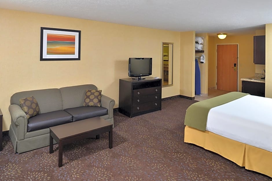 Holiday Inn Express Hotel & Suites Charlotte By IHG