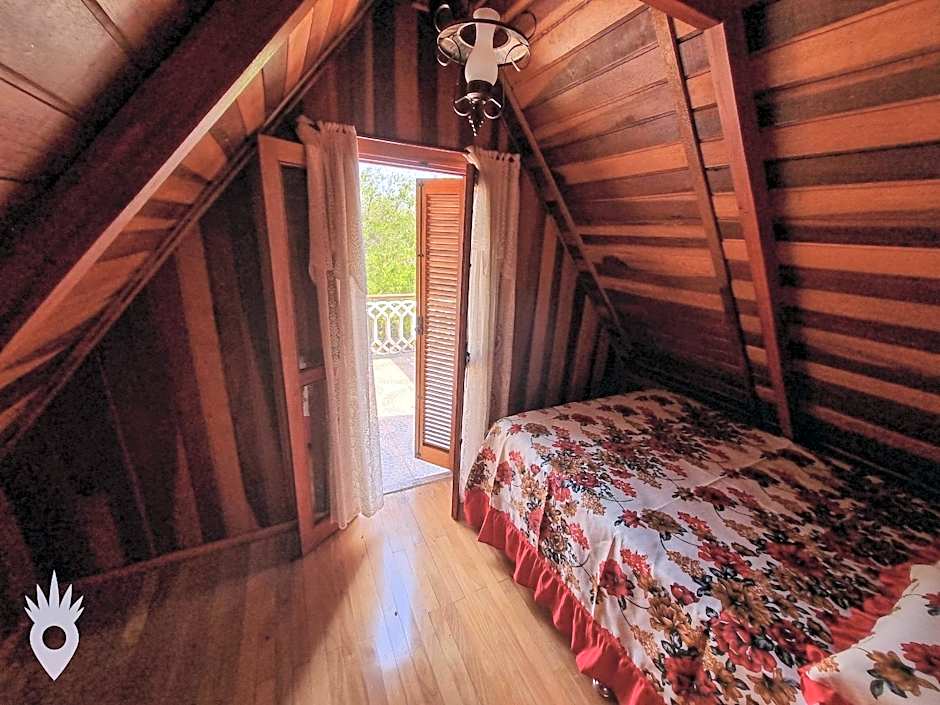 Chalé europeu com vista para natureza no interior