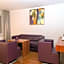 Pakat Suites Hotel