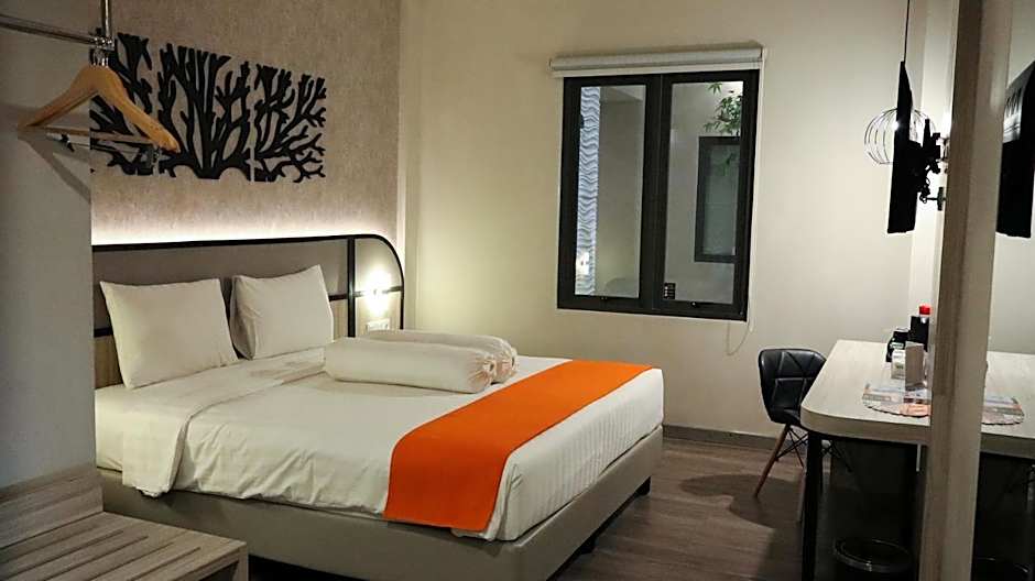 Front One Gosyen Hotel Salatiga