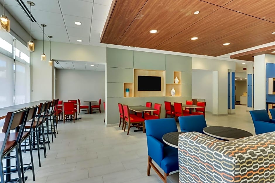 Holiday Inn Express & Suites Winston - Salem SW - Clemmons By IHG