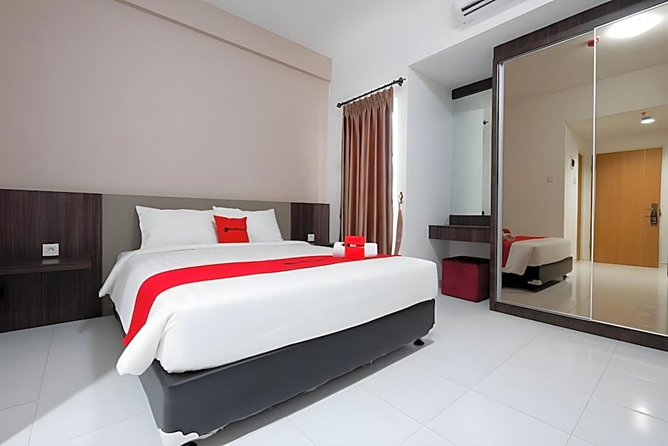 RedDoorz Apartment near Exit Toll Colomadu