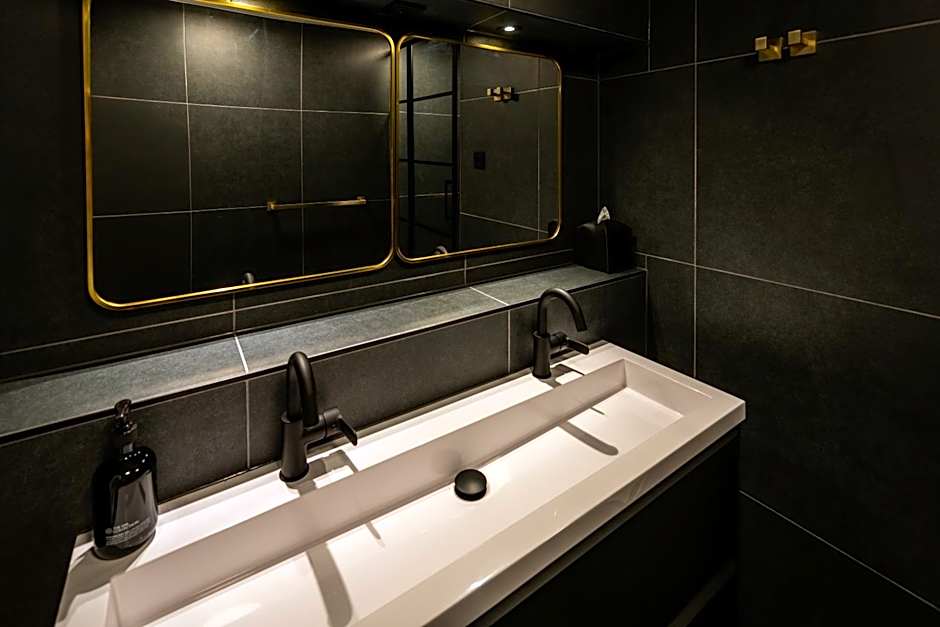 Square Boutique Hotel & Brasserie