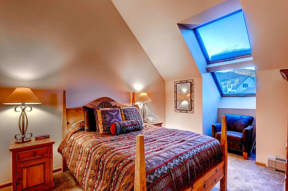 Jackpine & Black Bear Lodge