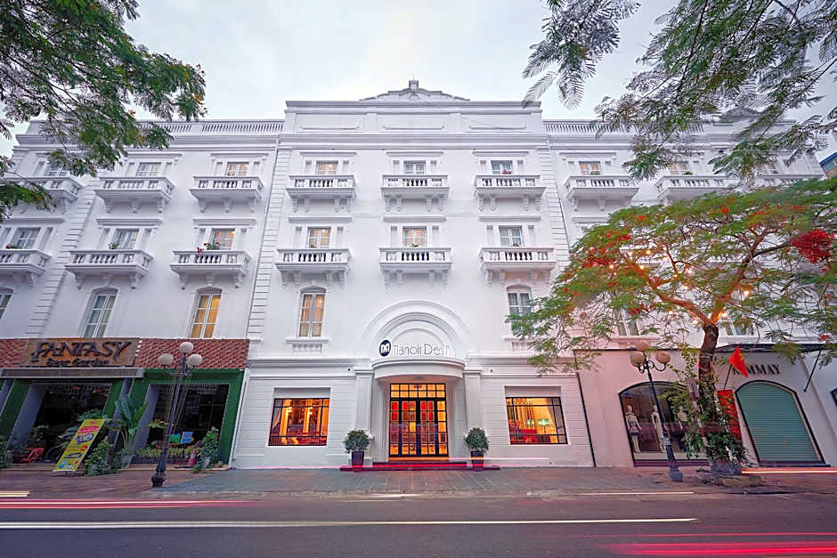 Manoir Des Arts Hotel