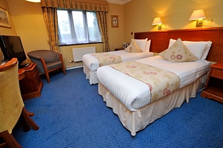 2 Single Beds, Non-Smoking, Disabled Adapted Room
