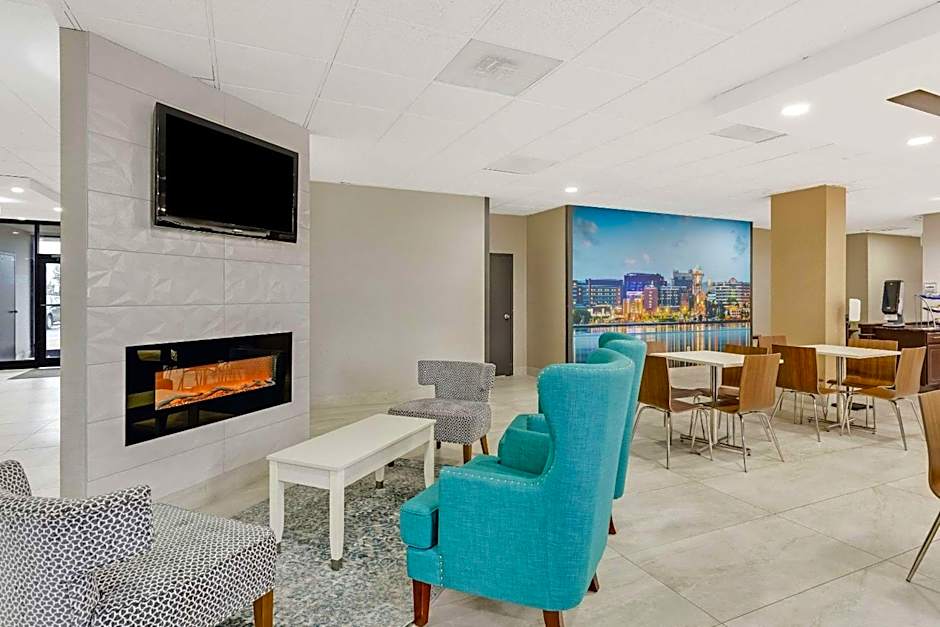 Clarion Pointe Near Erie Casino