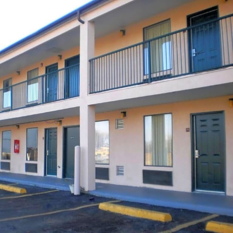 Executive Inn & Suites - Covington