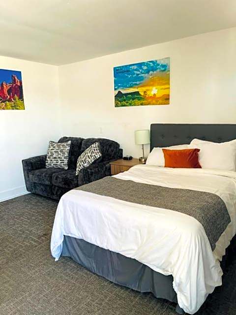 Blue Sage Inn & Suites