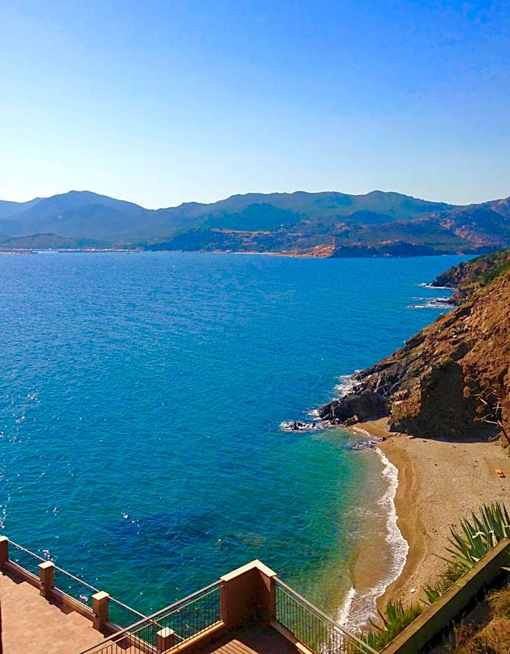 Apartment on the sea