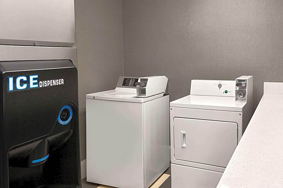 La Quinta Inn & Suites by Wyndham Dublin