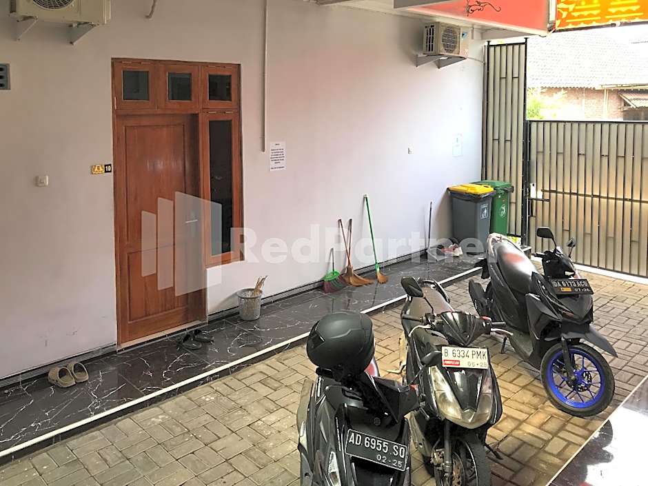 Salim Living RedPartner