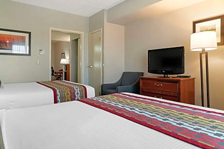 Queen Suite with Two Queen Beds and Sofa Bed - Non-Smoking