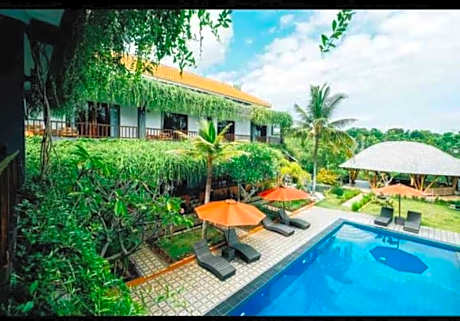 Tinggian Hill Retreat