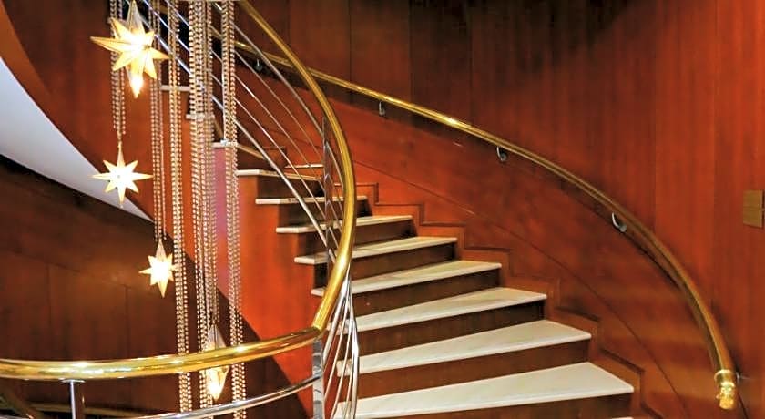 Evergreen Laurel Hotel