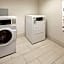 Holiday Inn Express & Suites Bradley Airport By IHG