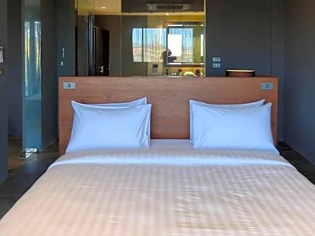 Suite with Mountain View