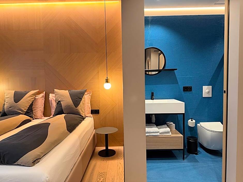 Hotel Lotus