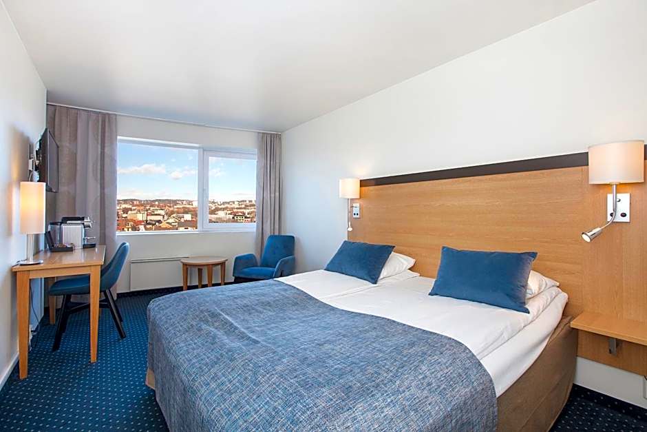 Photo 1 of 6 of Double Room