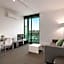 City Harbour Apartments