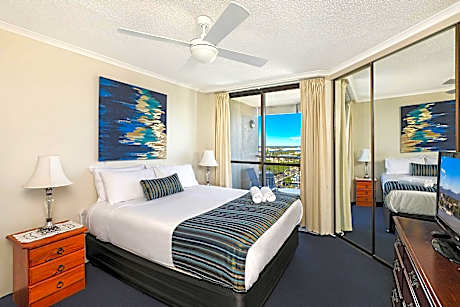 Two Bedroom Broadwater View Apartment