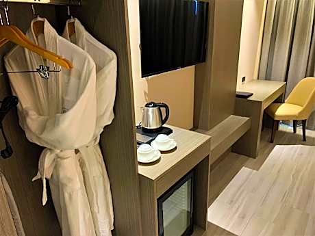 Deluxe Room Twin Bed