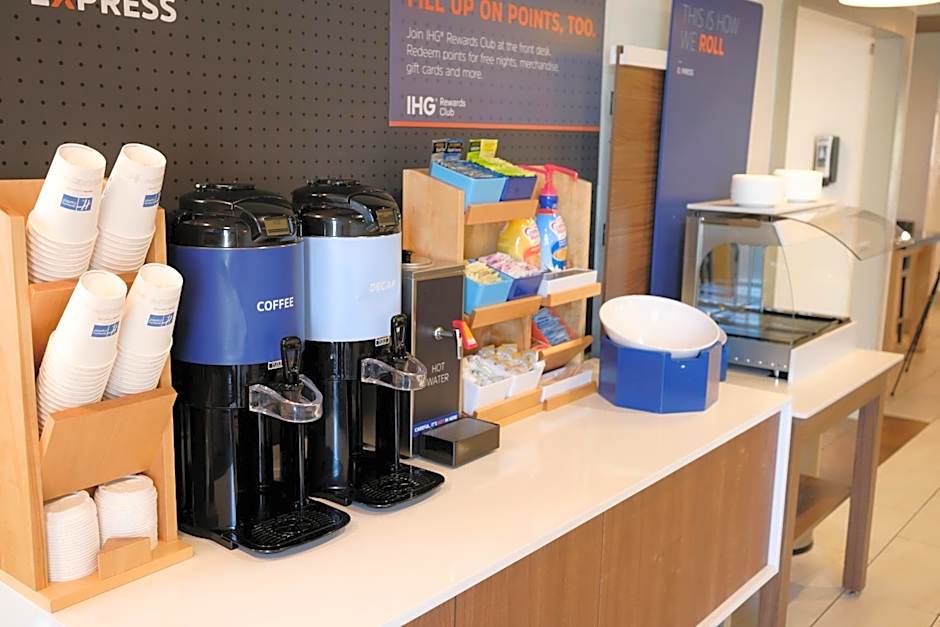 Holiday Inn Express & Suites Davis - University Area By IHG