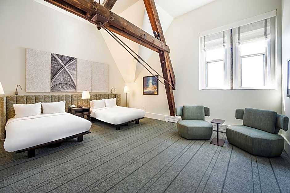 The Richardson Hotel