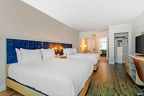 Standard Room with Two Queen Beds