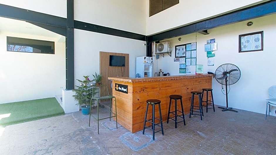 Mahayahay Lodge and Restaurant