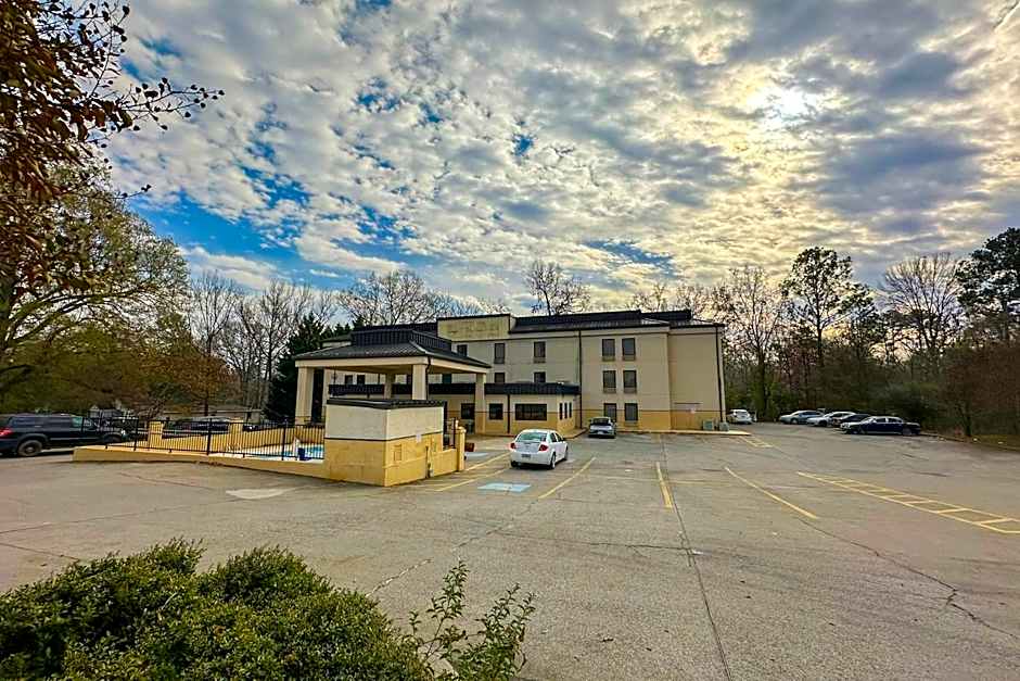 OYO Hotel Rome West GA