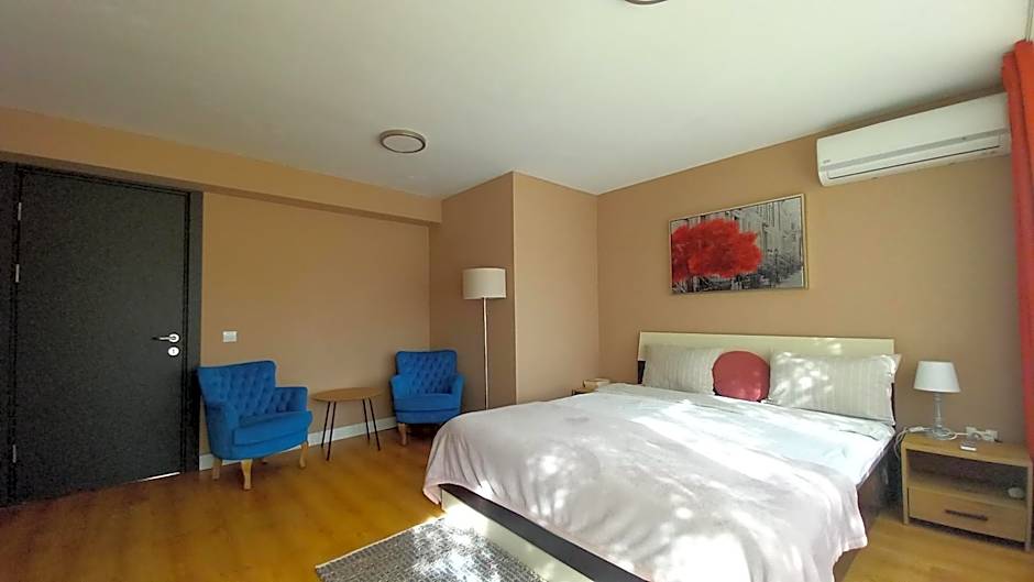 4 Seasons Apartments