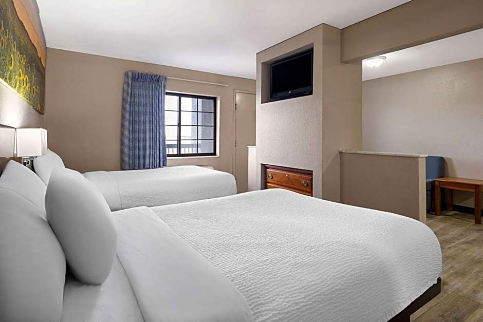 Days Inn & Suites by Wyndham Kokomo