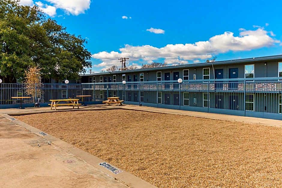 Motel 6-Temple, TX
