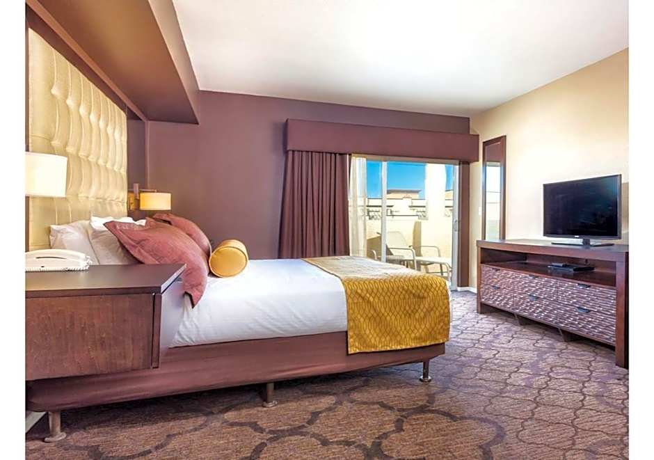 Exclusive 2BR Condo Retreat, Featuring a Lazy River - Special Offer Now!
