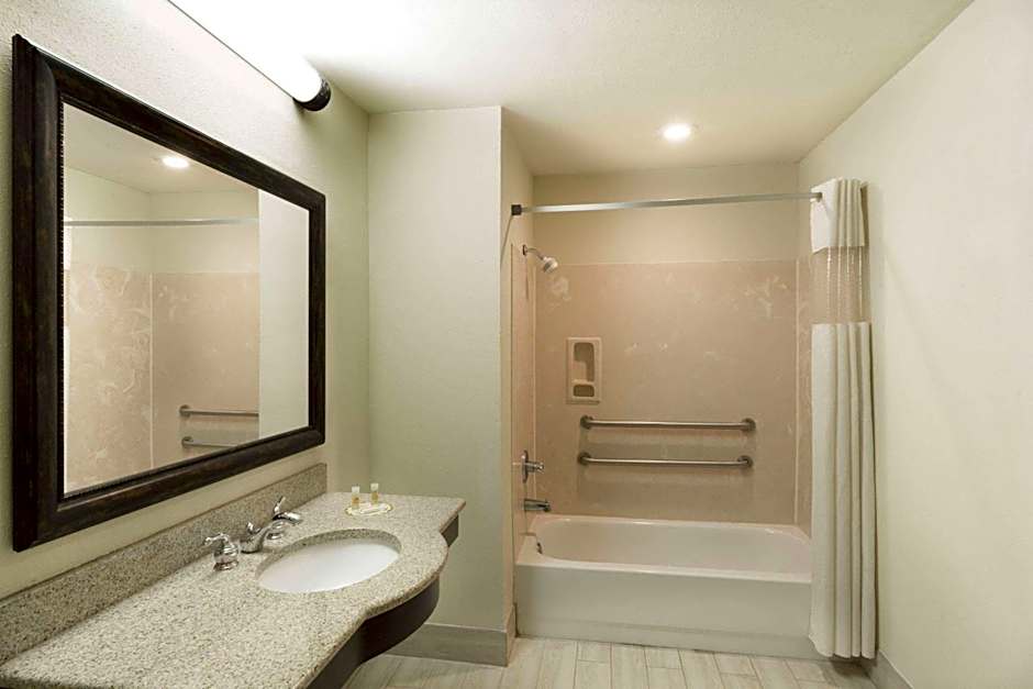 Days Inn by Wyndham Hammond