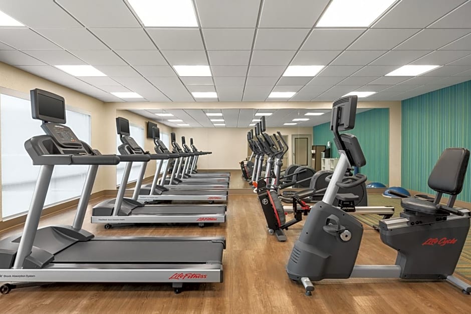 Holiday Inn Express & Suites - Ukiah By IHG