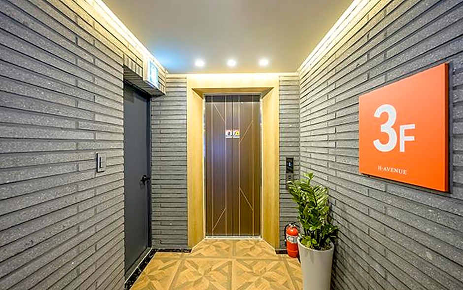 H Avenue Mokpo Peace Plaza branch